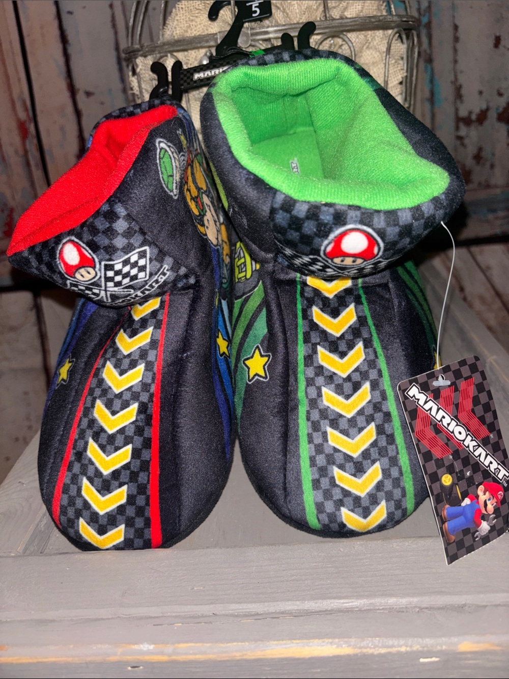 MARIOKART SUPER MARIO Plush Boot Racing Slippers Boys Sz 4-5 New With Tag